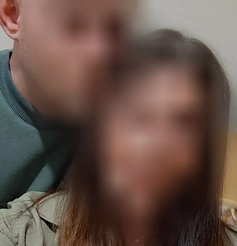 Alba, 32 años
